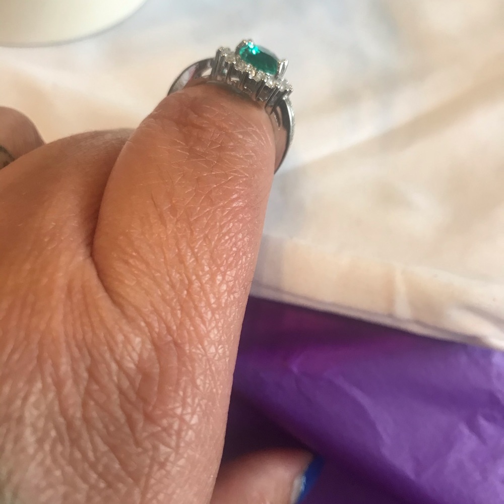 Ring - Picture 2 of 6